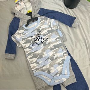 NEW bundle of 4 infant set 6 Mos